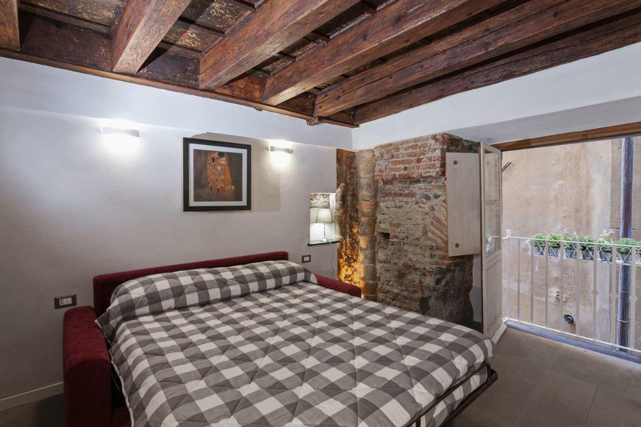 Wood And Stone Apartment In The Historical Center Génova Exterior foto